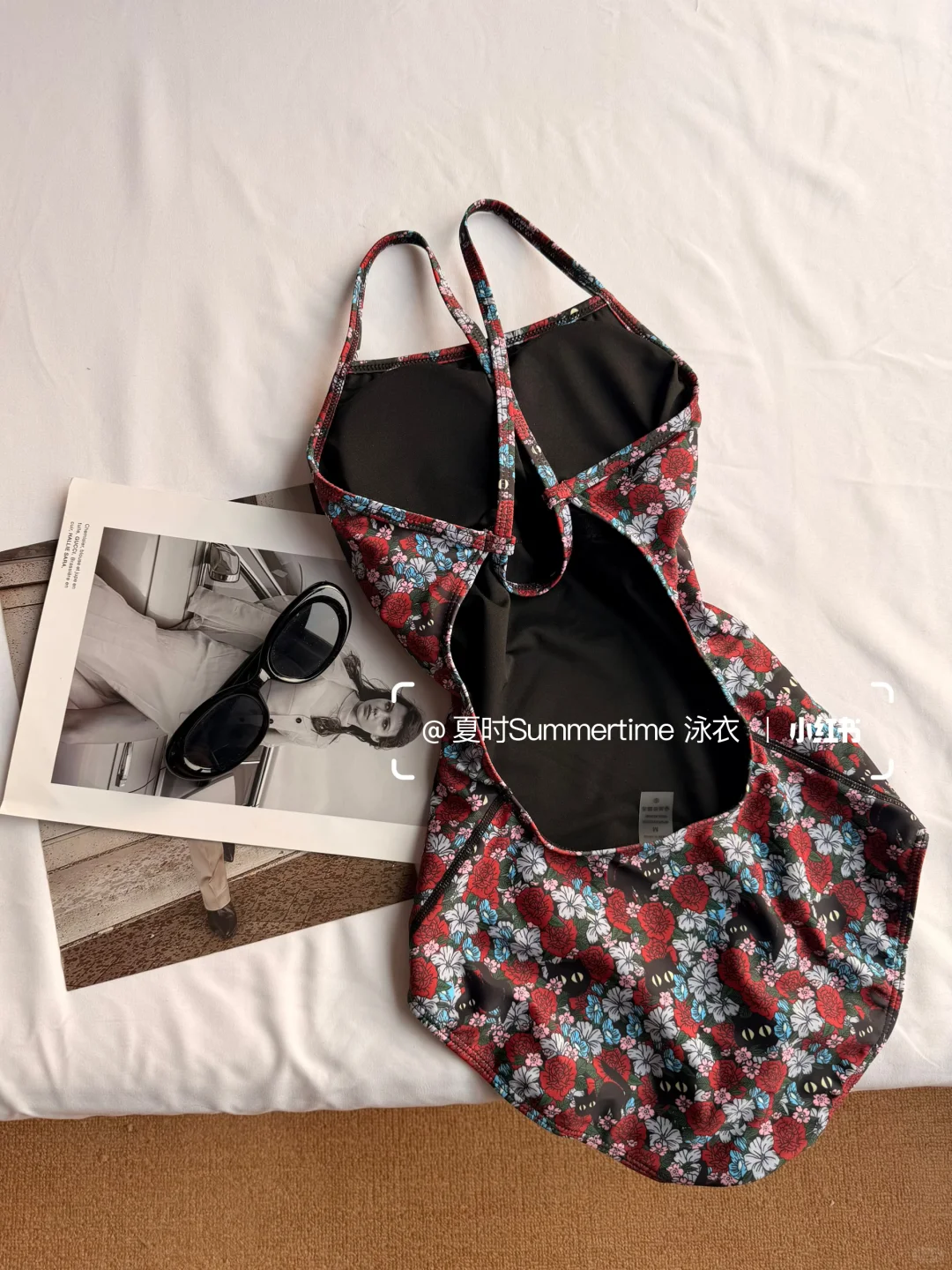 啊啊啊❗️❗️❗️谁懂这件复古碎花泳衣的含金量