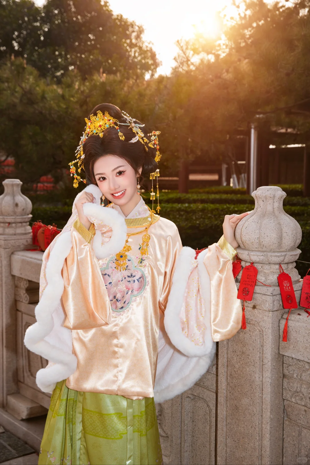 宝莲寺拍大明贵女🔥华服配古寺美到开挂❗