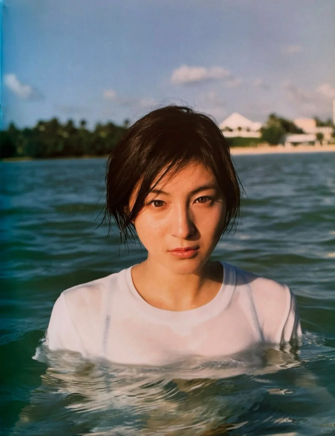 雌雄同体的偶像，90年代写真女神广末凉子