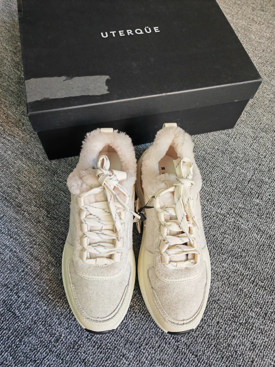 189🎁【35、40码】UTERQUE女款浅色休闲鞋