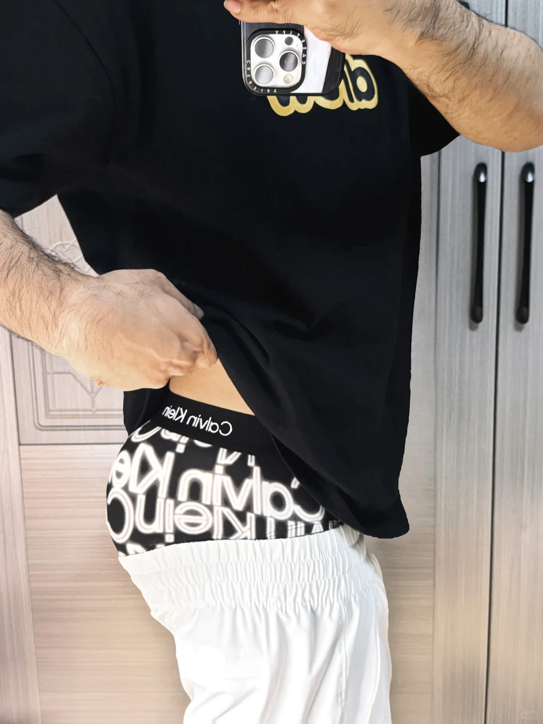 今天的丝袜会闪光