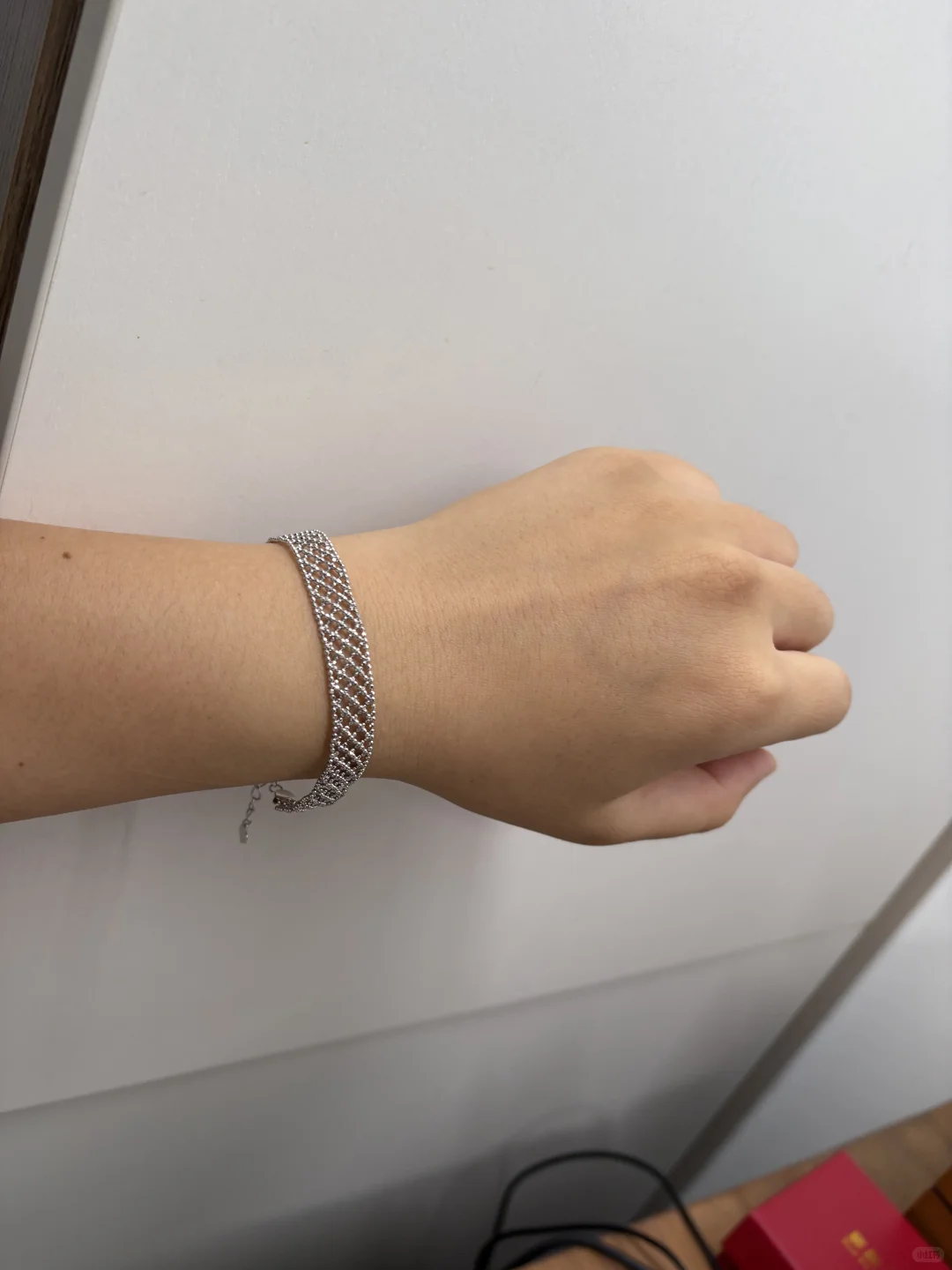 好消息，我不信邪又买了一条蕾丝手链