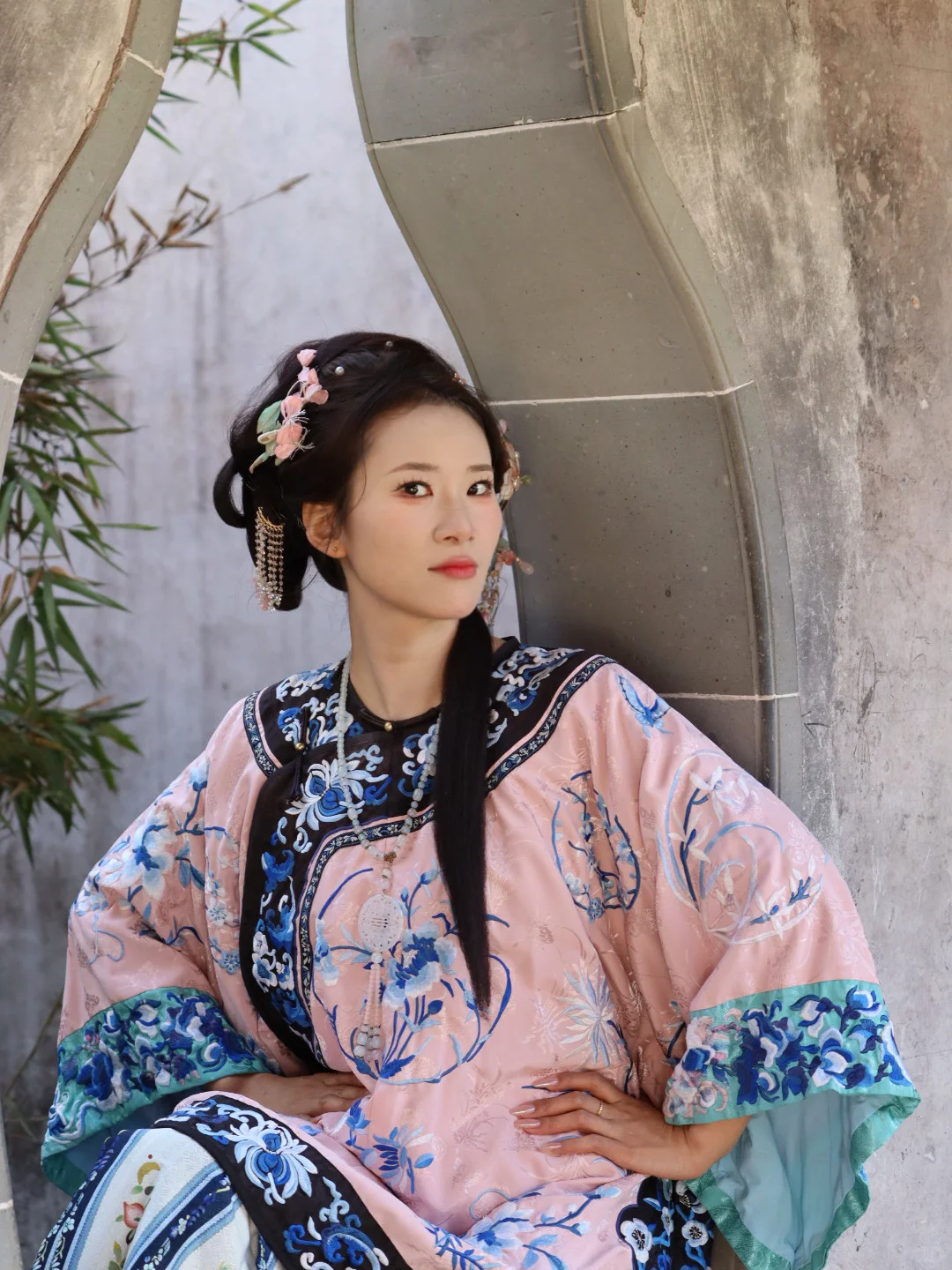 两个古装小姐姐，把我抓到了