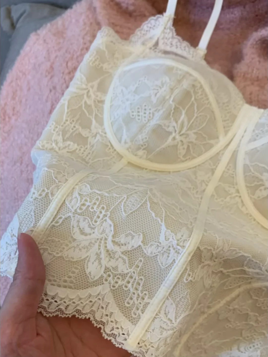 我宣布这件鱼骨吊带就是秋冬内搭的神。。。