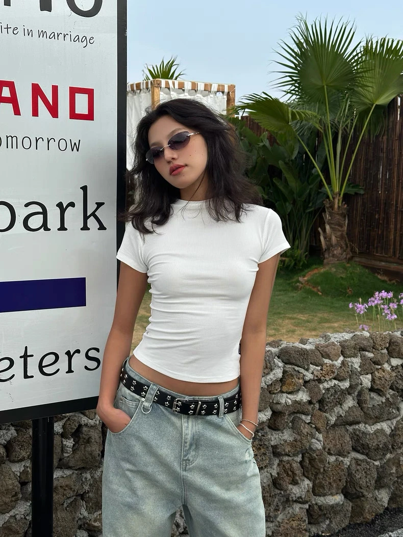 vol.26|白女极简运动风 松弛感拿捏得刚刚好