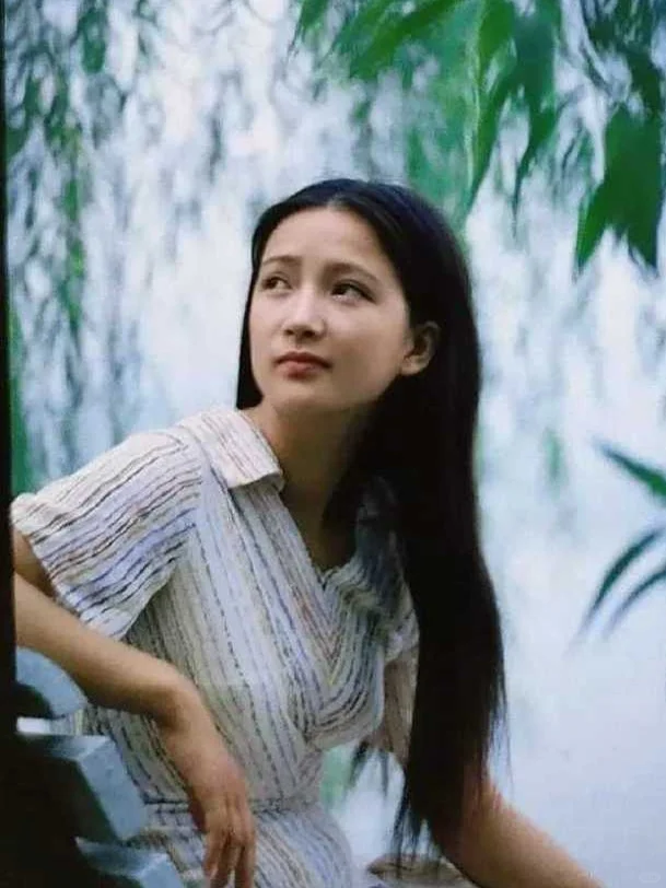 离开前，她的美撑起了内娱古装的半壁江山