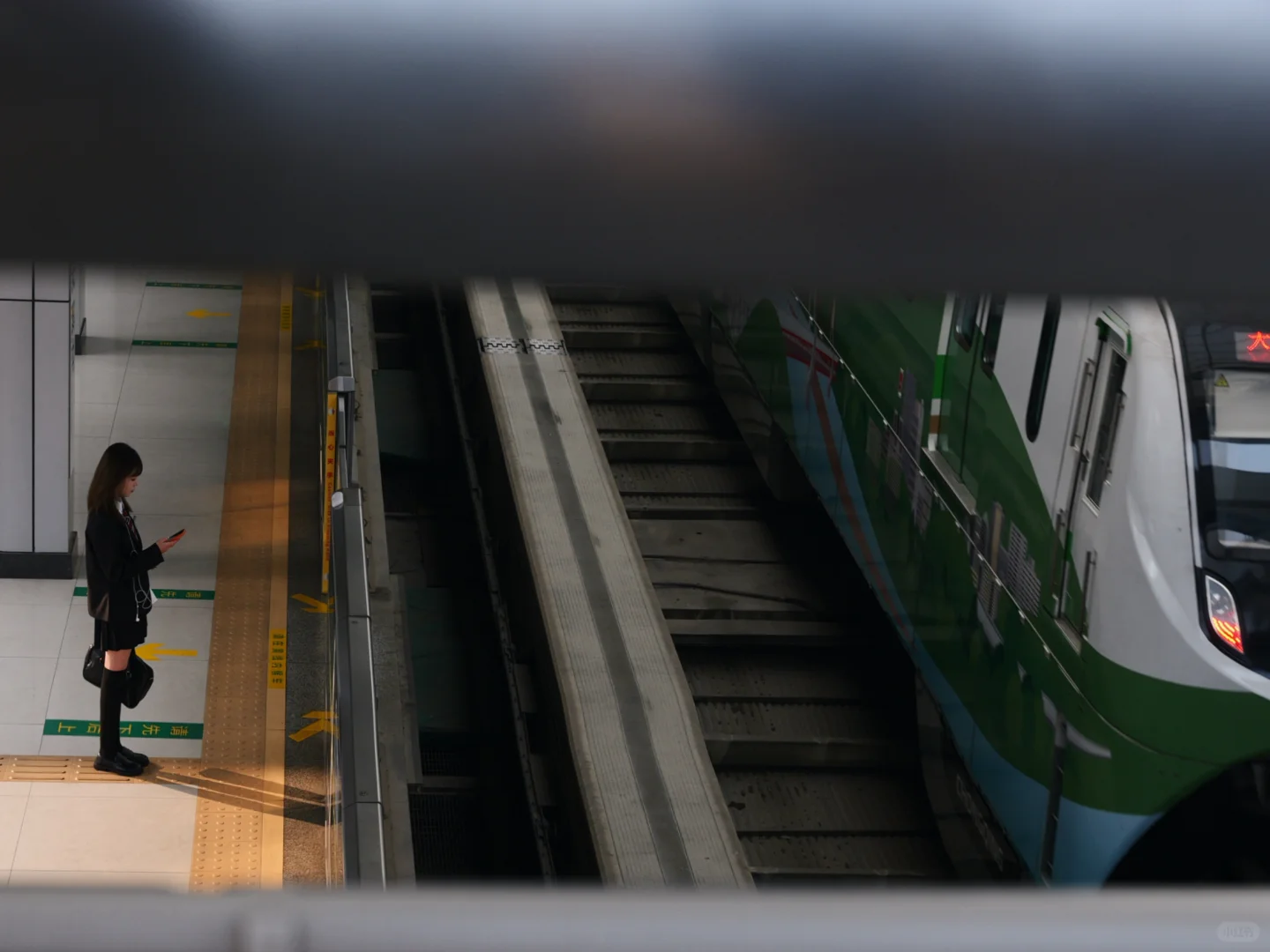 重庆轻轨站也能拍出日系写真