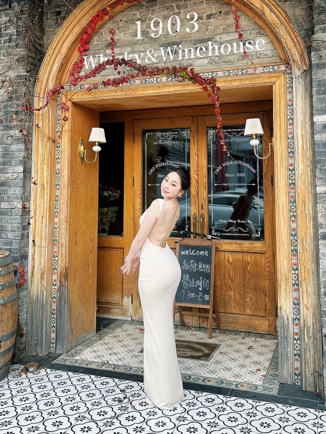 爱惨了这条包臀裙～白月光✨