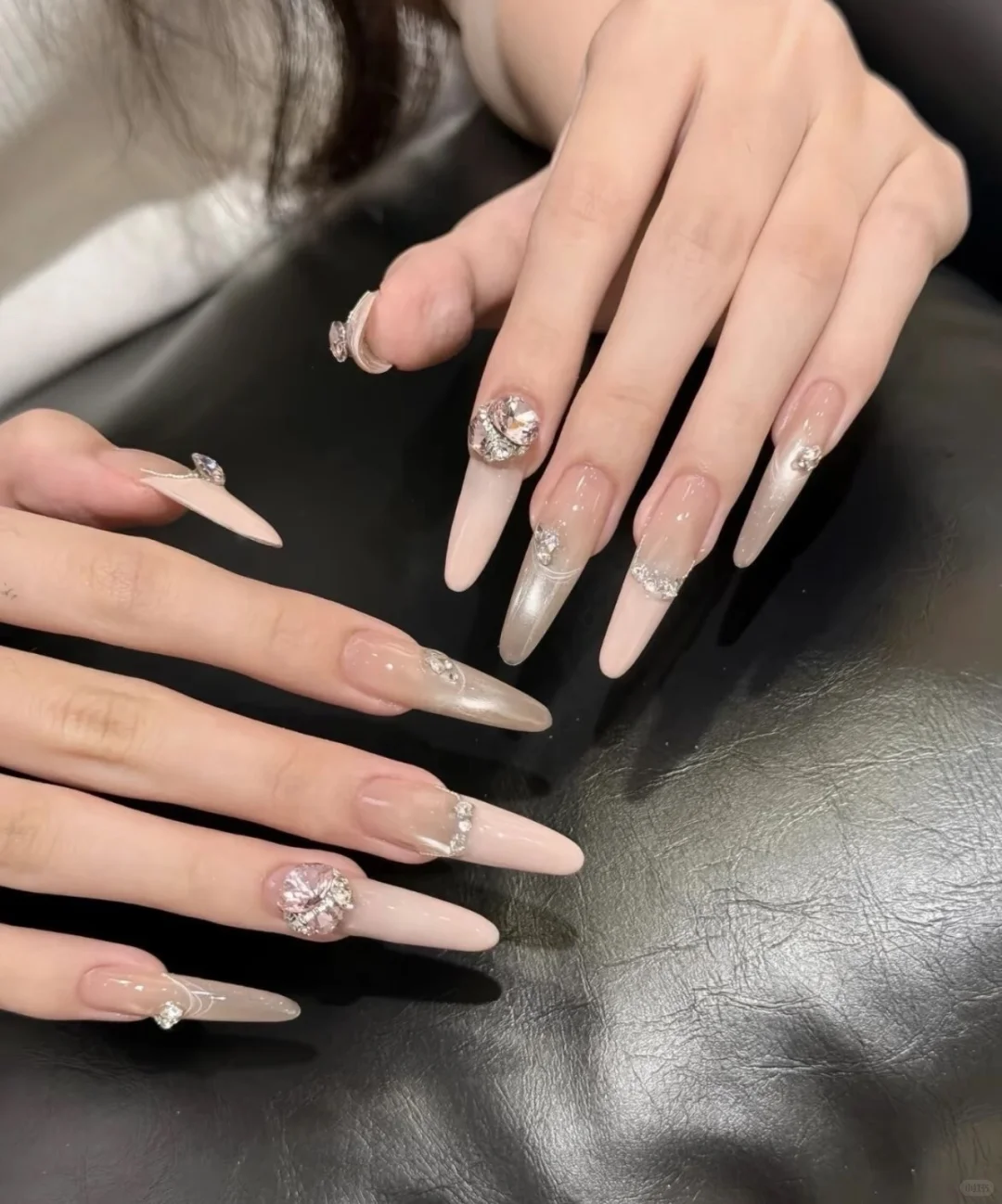 冬日纯欲天花板美甲❄️ 软fufu氛围感拉满