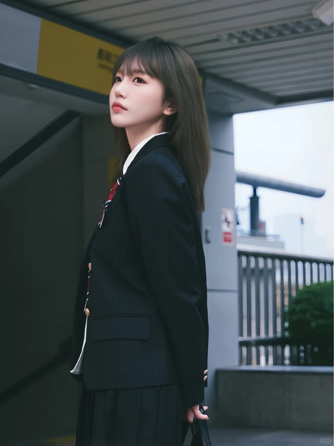 重庆轻轨站也能拍出日系写真