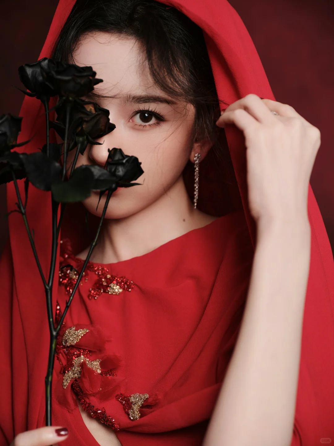 宋祖儿活动造型🥀娇艳欲滴的小红帽~