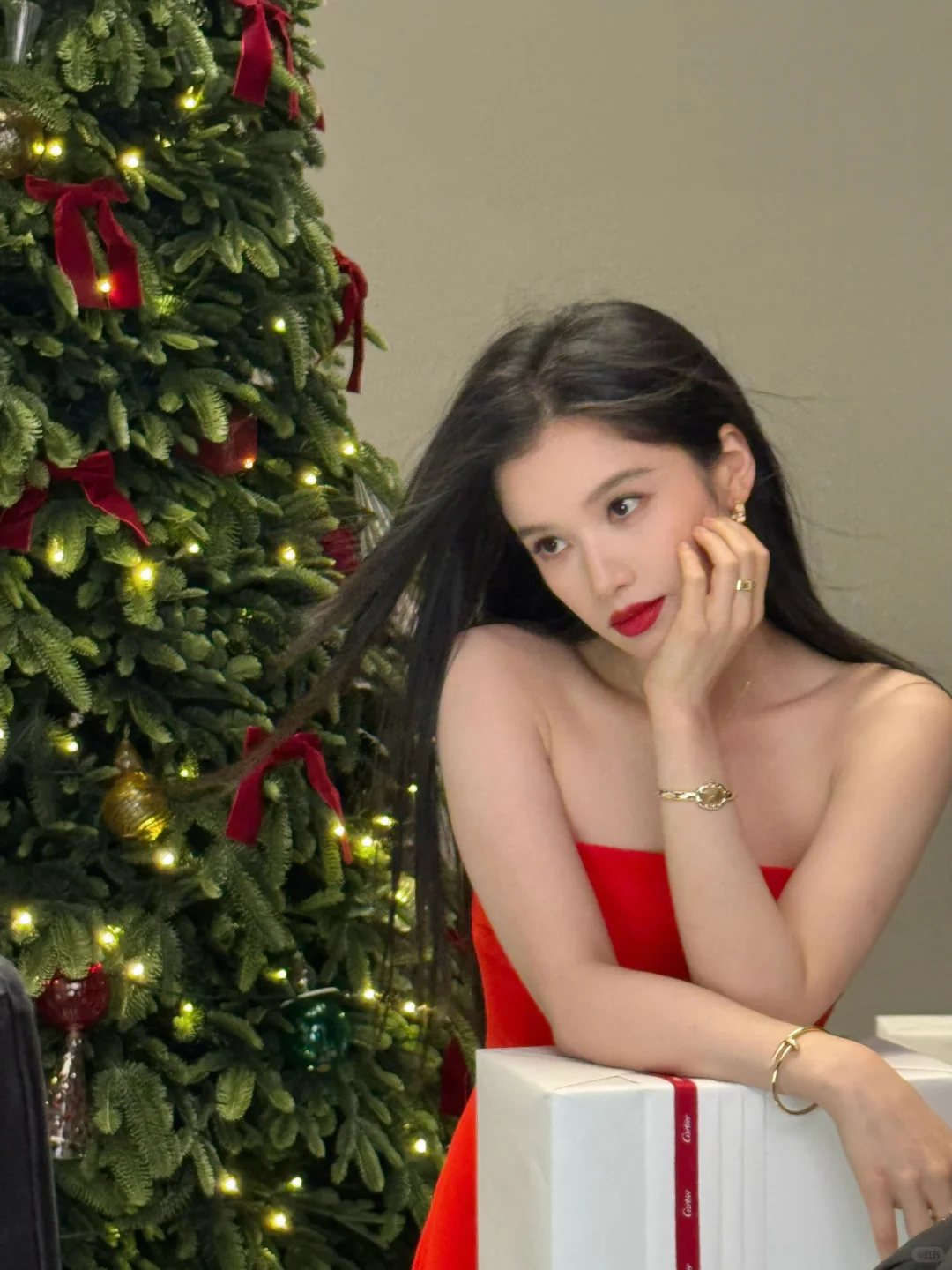 张婧仪好明艳的美