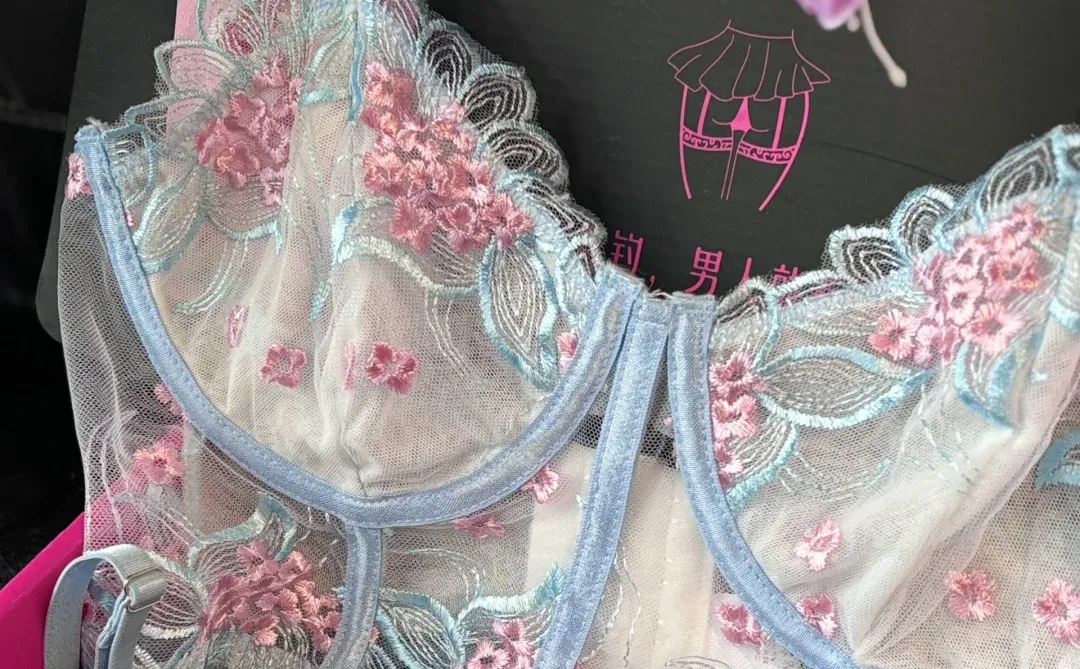 啊啊啊啊！！！这谁能不喜欢啊！！氛围感蕾丝！！