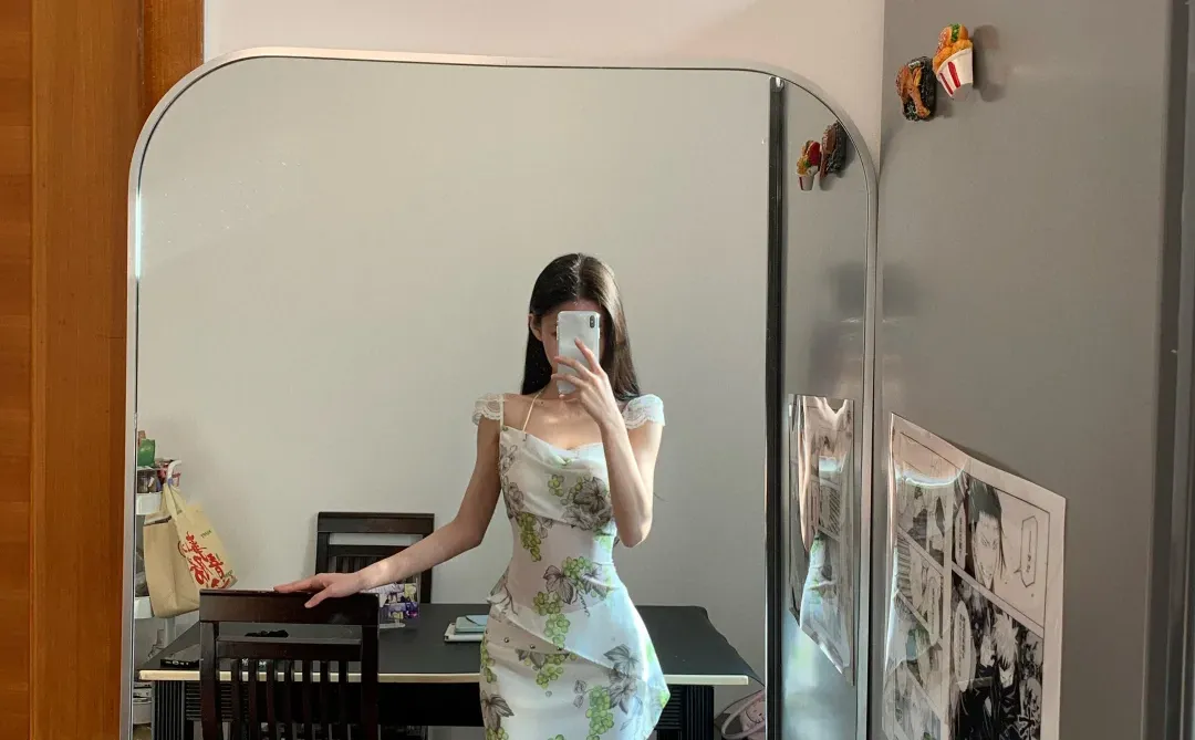 左滑 姐妹们 和男朋友去海边穿哪套好！！