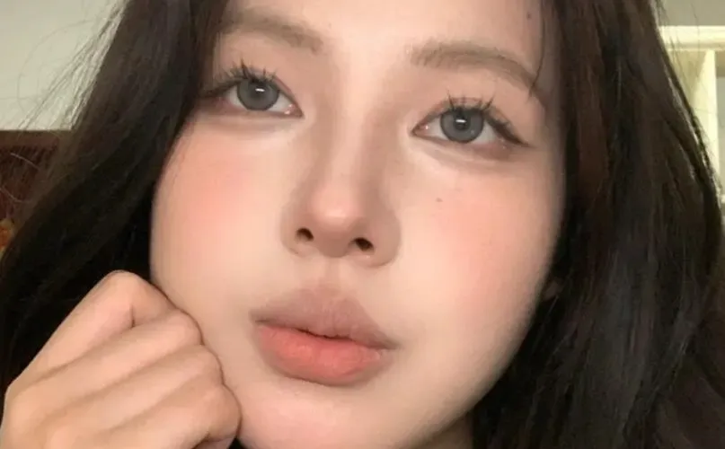 baby混血烟熏妆两件套！千禧辣妹感get!