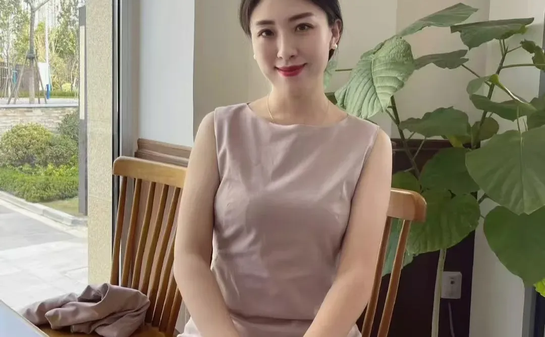 阿姨太有女人味了