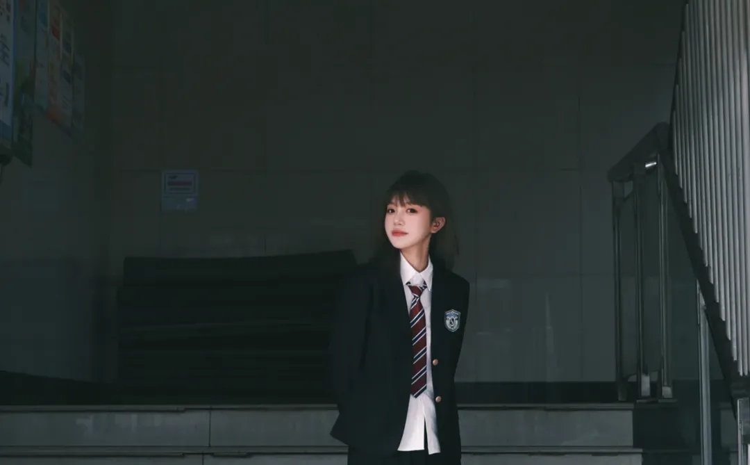 重庆轻轨站也能拍出日系写真