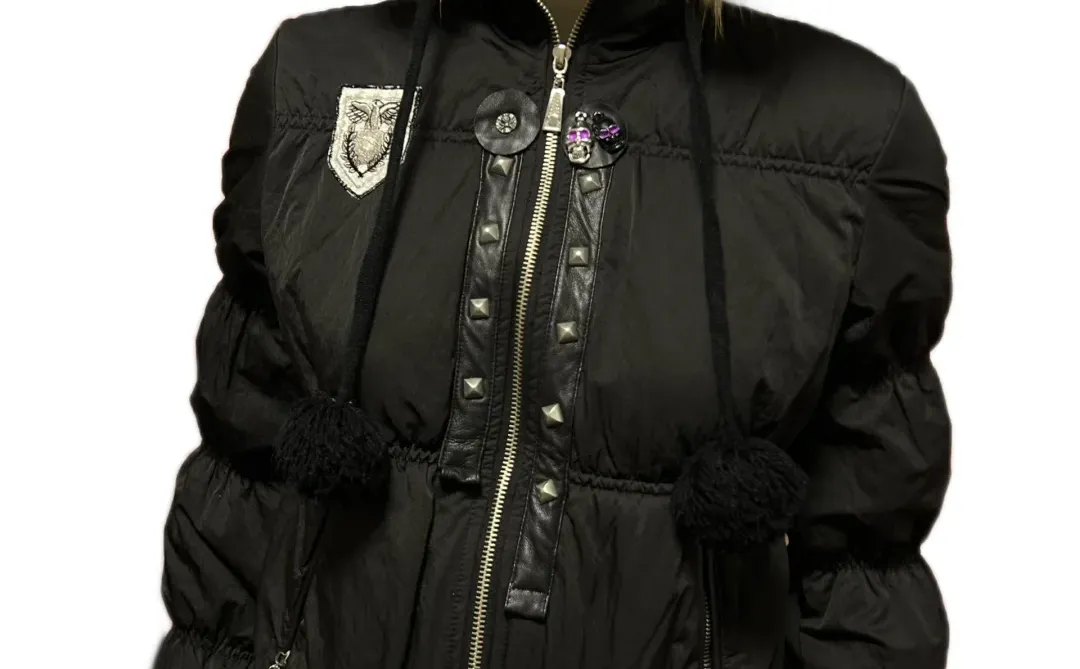 意产全新 涩谷辣妹铆钉骷髅头毛毛羽绒服
