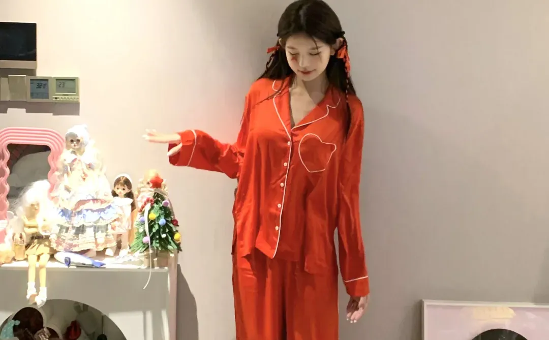 我就这样沉迷红色🍎𓈒𓍼 ⊹.⋆꙳🍒