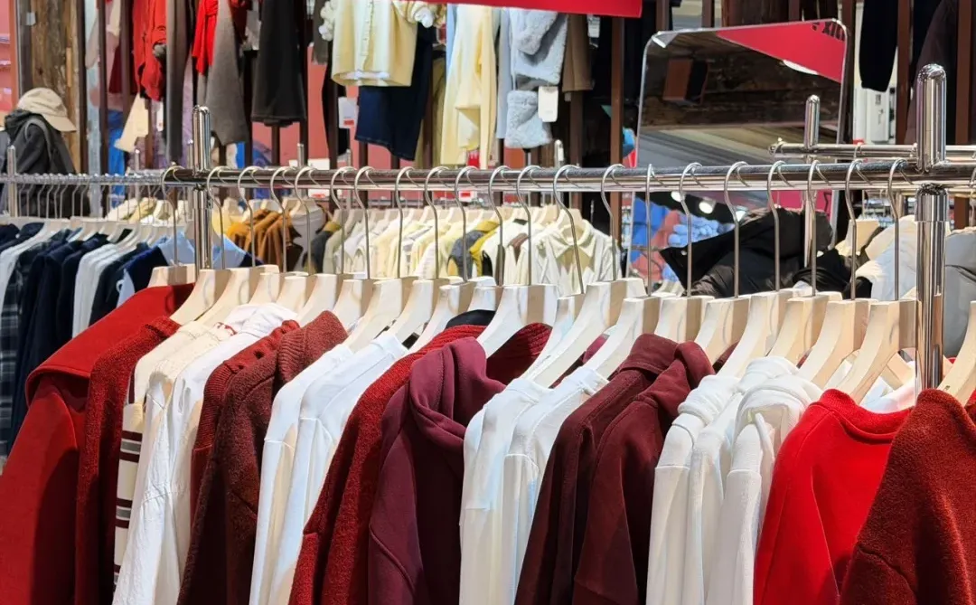 昆明99元自助女装！月薪三千也可以穿衣自由