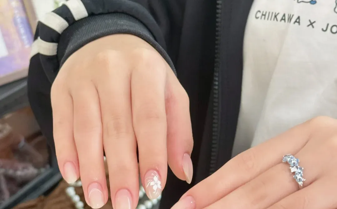 太纯欲啦！！！裸色美甲💅