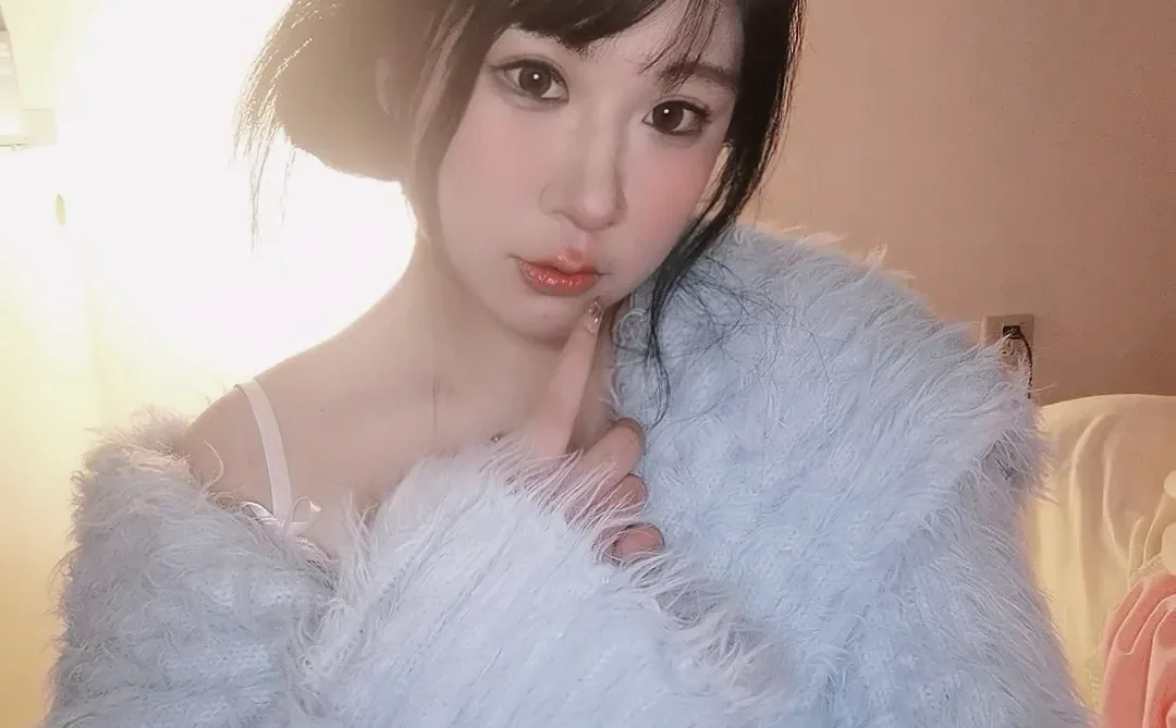 朋友说有点像baby嫩模时期