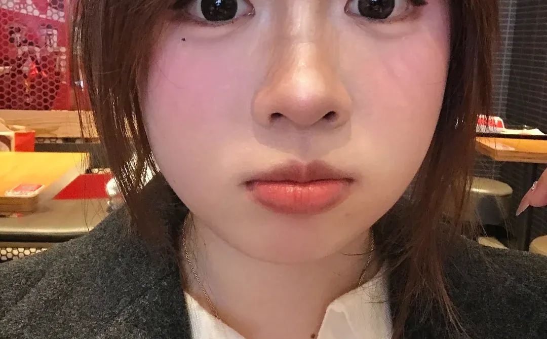 下辈子我要有立体的五官，然后当御姐