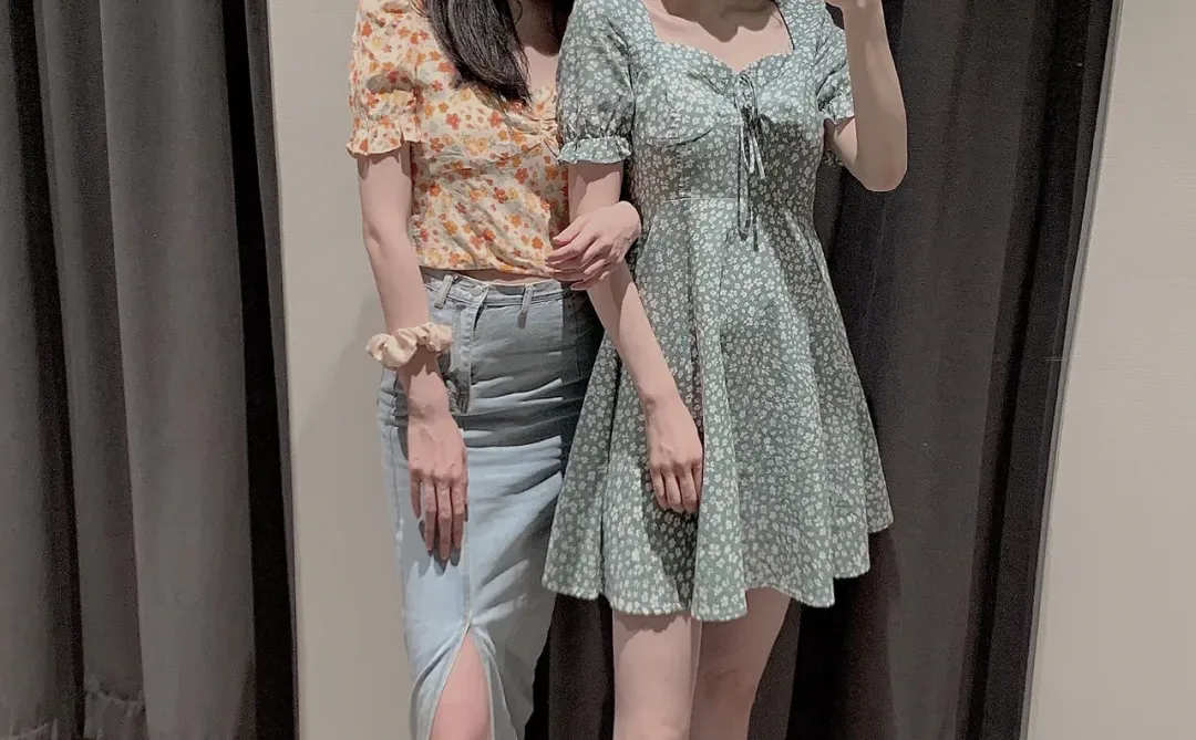 加入嫩模行业的第一天|试衣间拍大片ootd