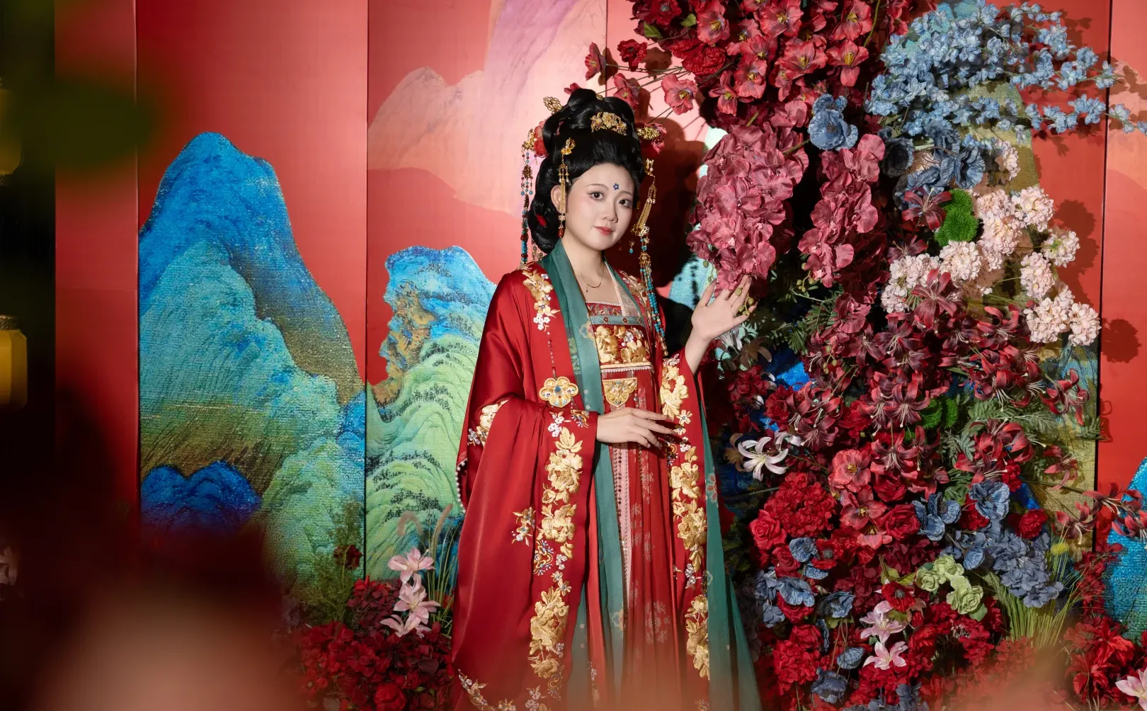 微胖女生唐制敬酒封神，让您自信放光芒