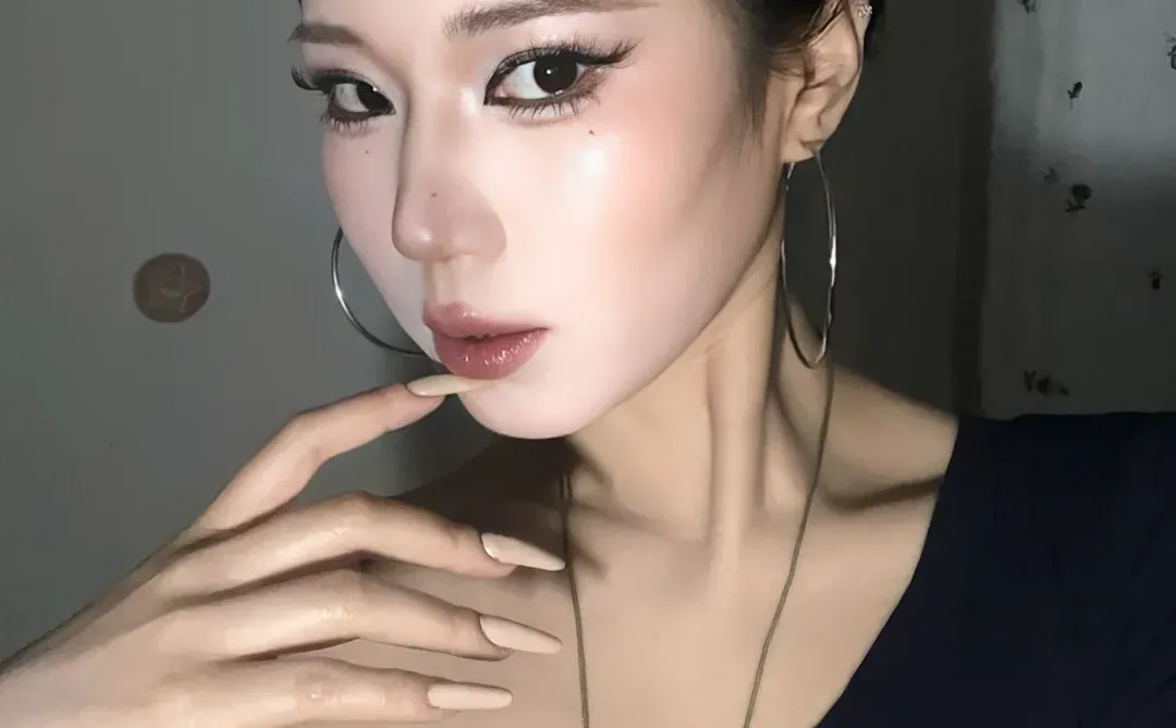 拥有 绝对的错觉🖤