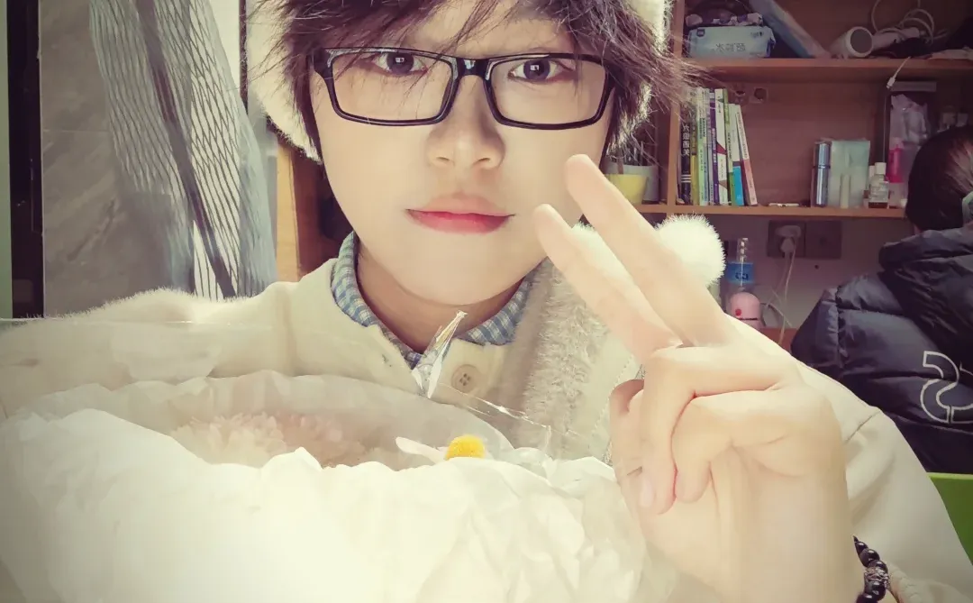 老婆 我跟那些男的不一样 我是女的