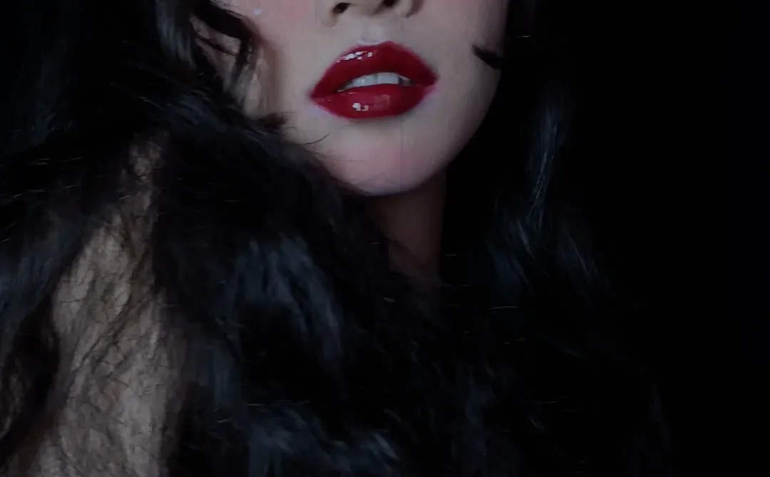 我是红唇的忠实教徒