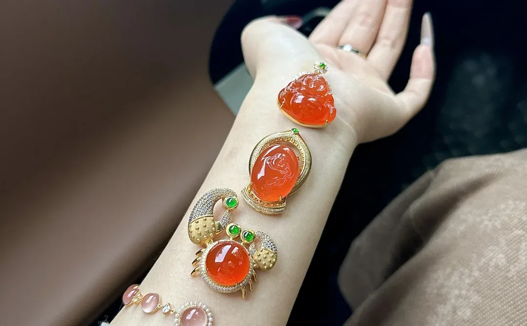 新品预告| 这一手冰红给我看迷糊了❤️好贵气