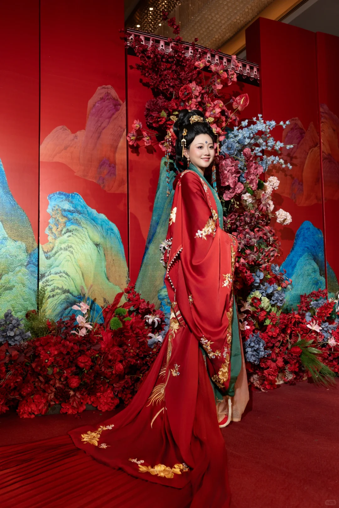 微胖女生唐制敬酒封神，让您自信放光芒