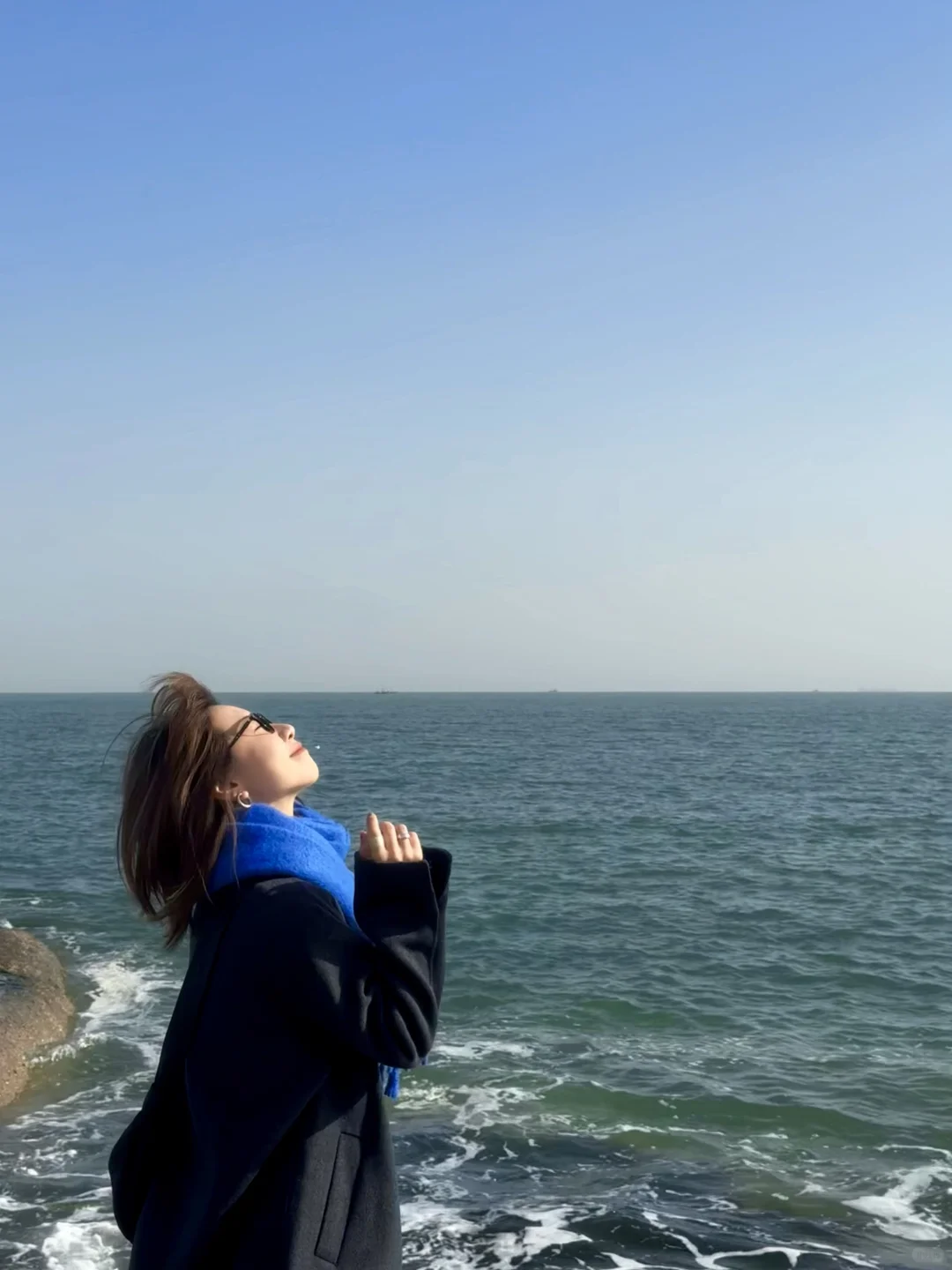 冬天 海边两小时 很浪漫 风吹的头也痛 hhh