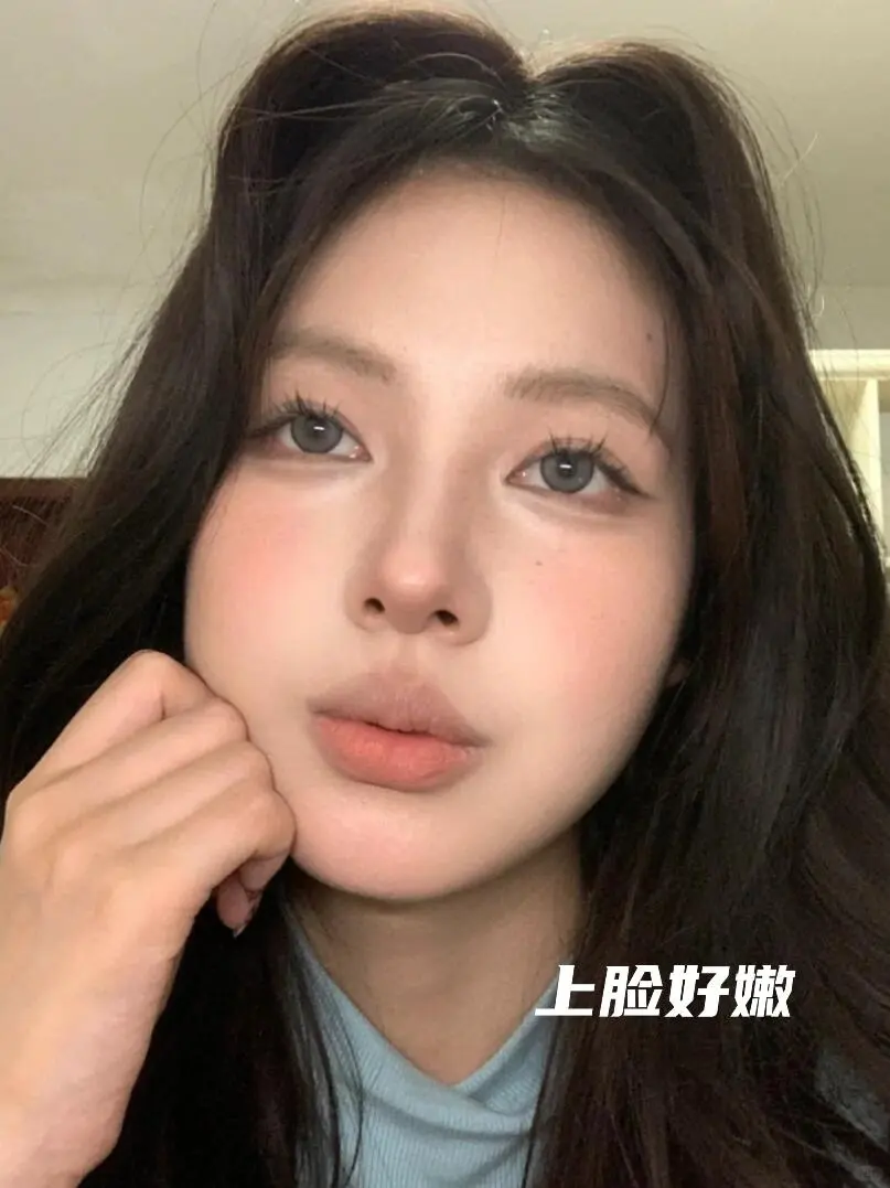 baby混血烟熏妆两件套！千禧辣妹感get!