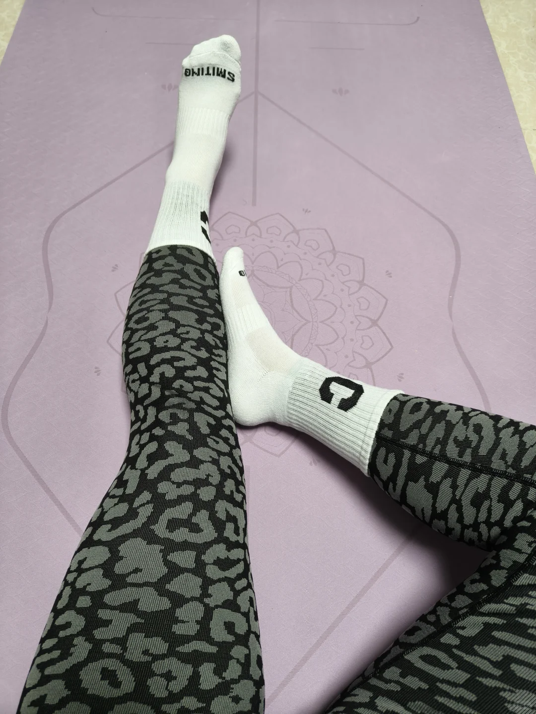 超爱的豹纹瑜伽服➕小白袜！豹纹yyds