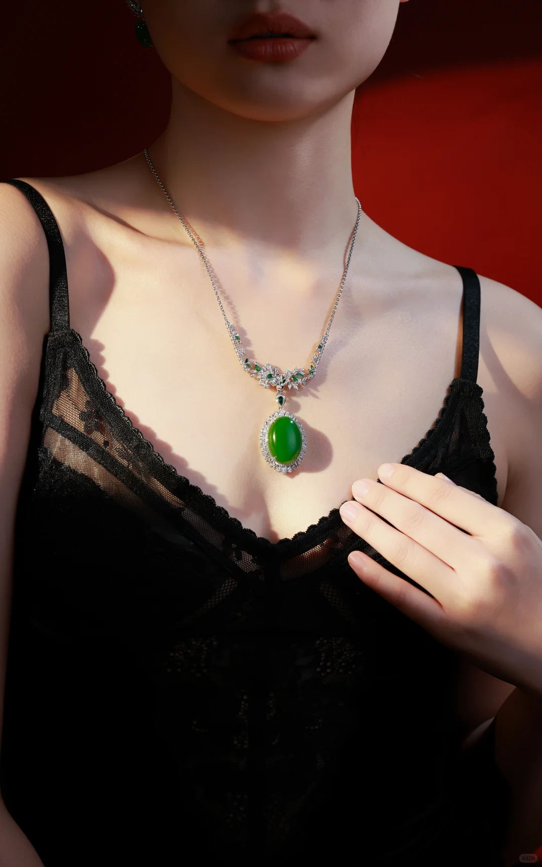 铠甲or软肋？5A高色苹果绿演绎「荆棘森林」