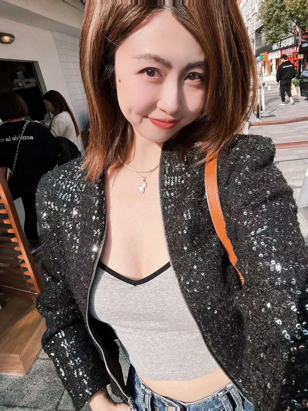 风吹又日晒，自由又自在