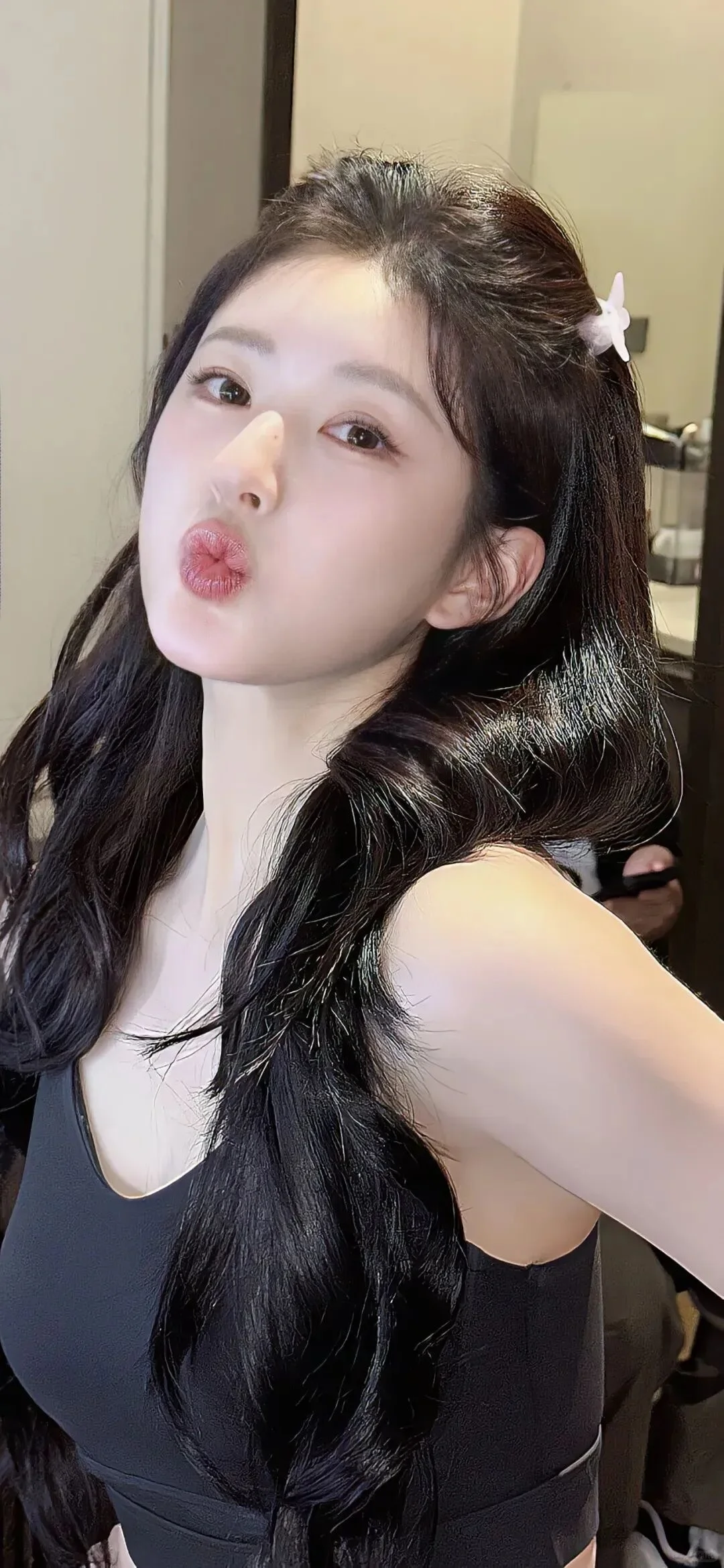 𝗦𝗛𝗔𝗥𝗘 全屏壁纸| 宝藏女孩赵露思