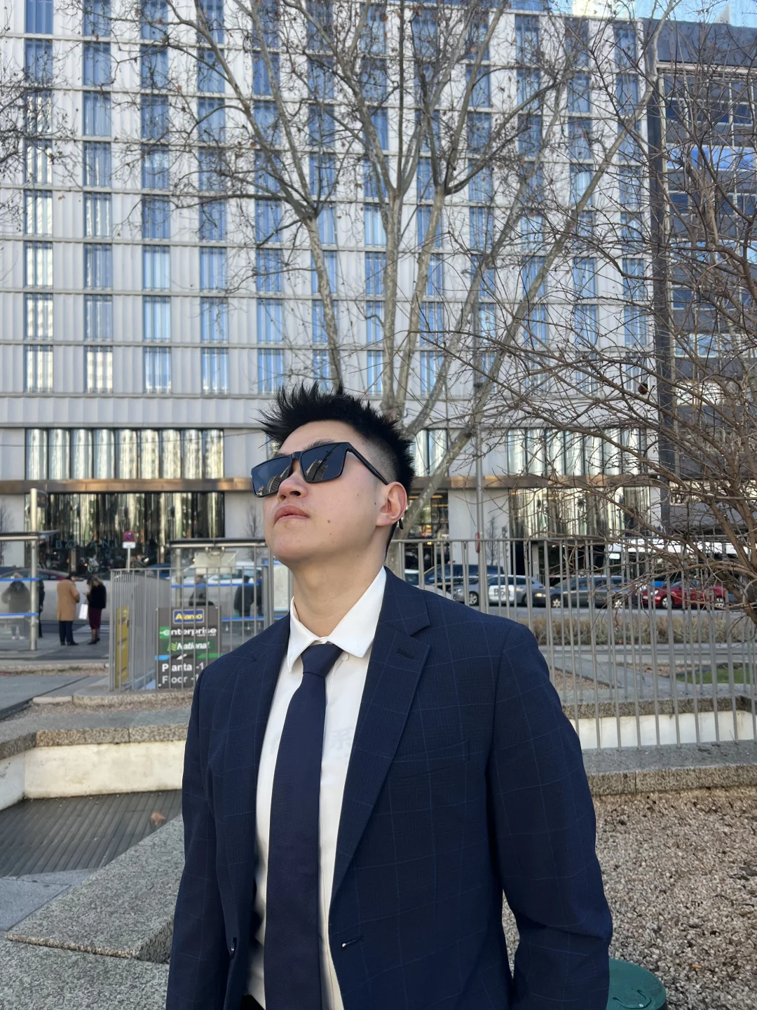 【今日角色设定】正装社畜的日常