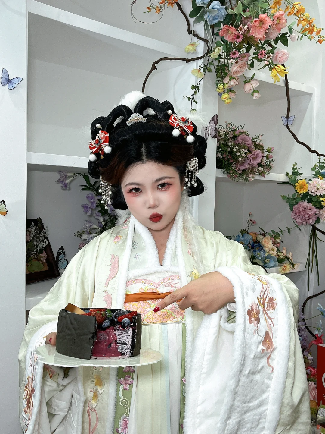 🍰•ᴗ•🥄从吃小蛋糕开始幸福‧₊˚