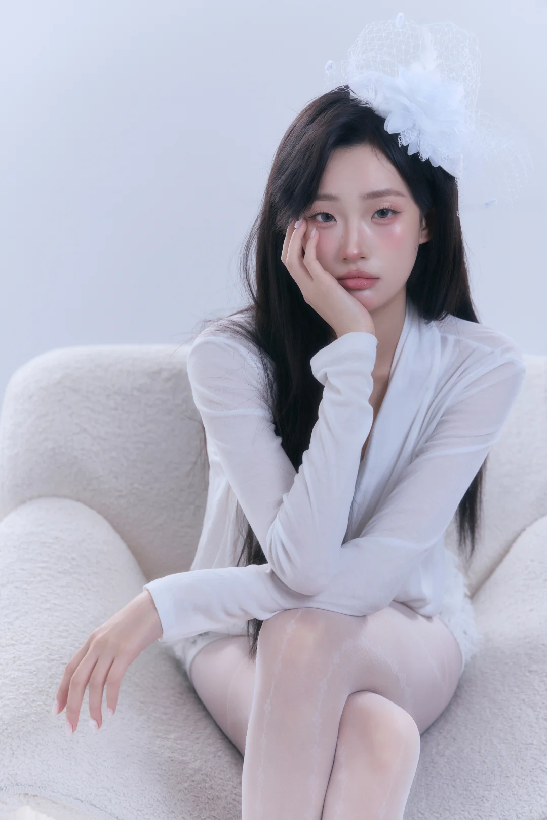 高级的纯欲，是眼神里的天真和细节处的性感