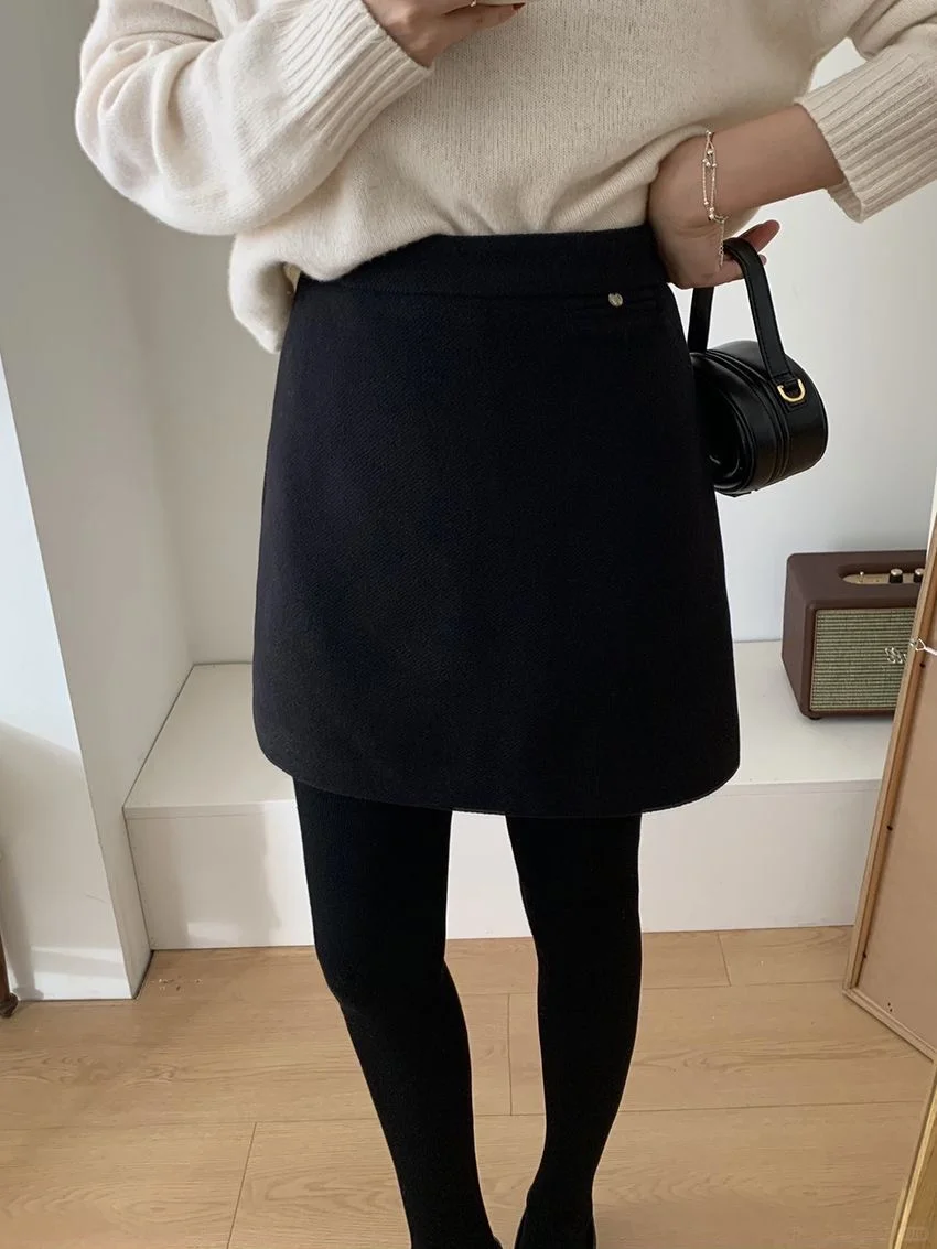 秋冬显瘦王炸💥 毛呢A字包臀裙太绝了