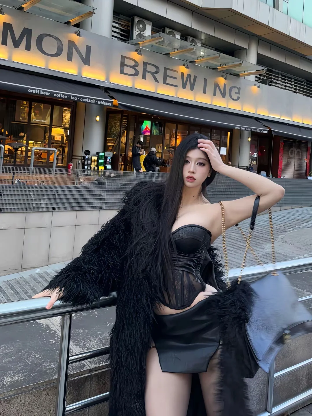 这种高个子还带点肉的女生简直是神