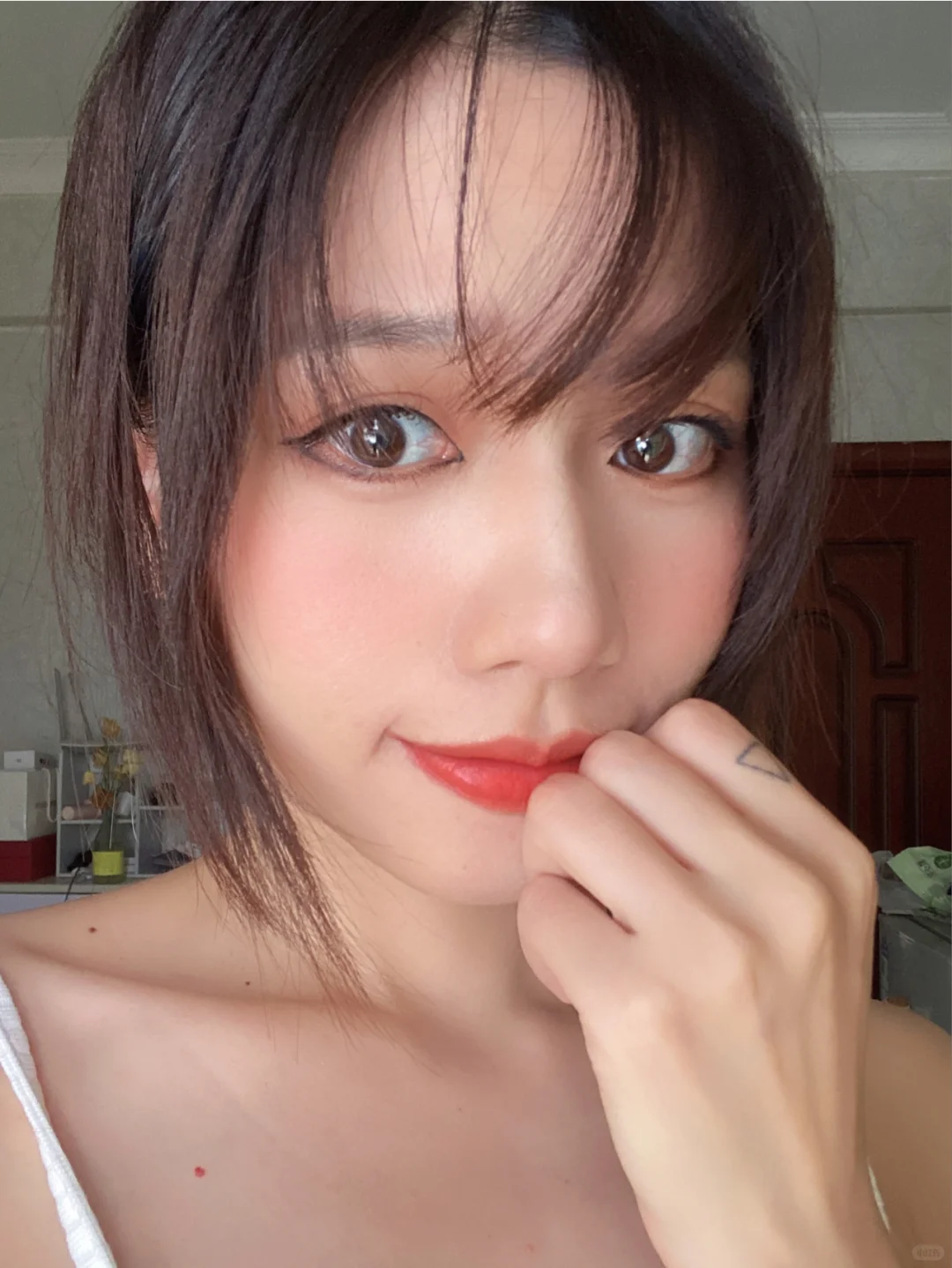 当一个普通单眼皮女生化了baby嫩模妆