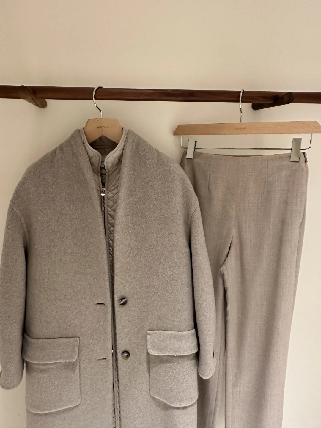 沙驼色+杏色｜一套穿出温柔力量感