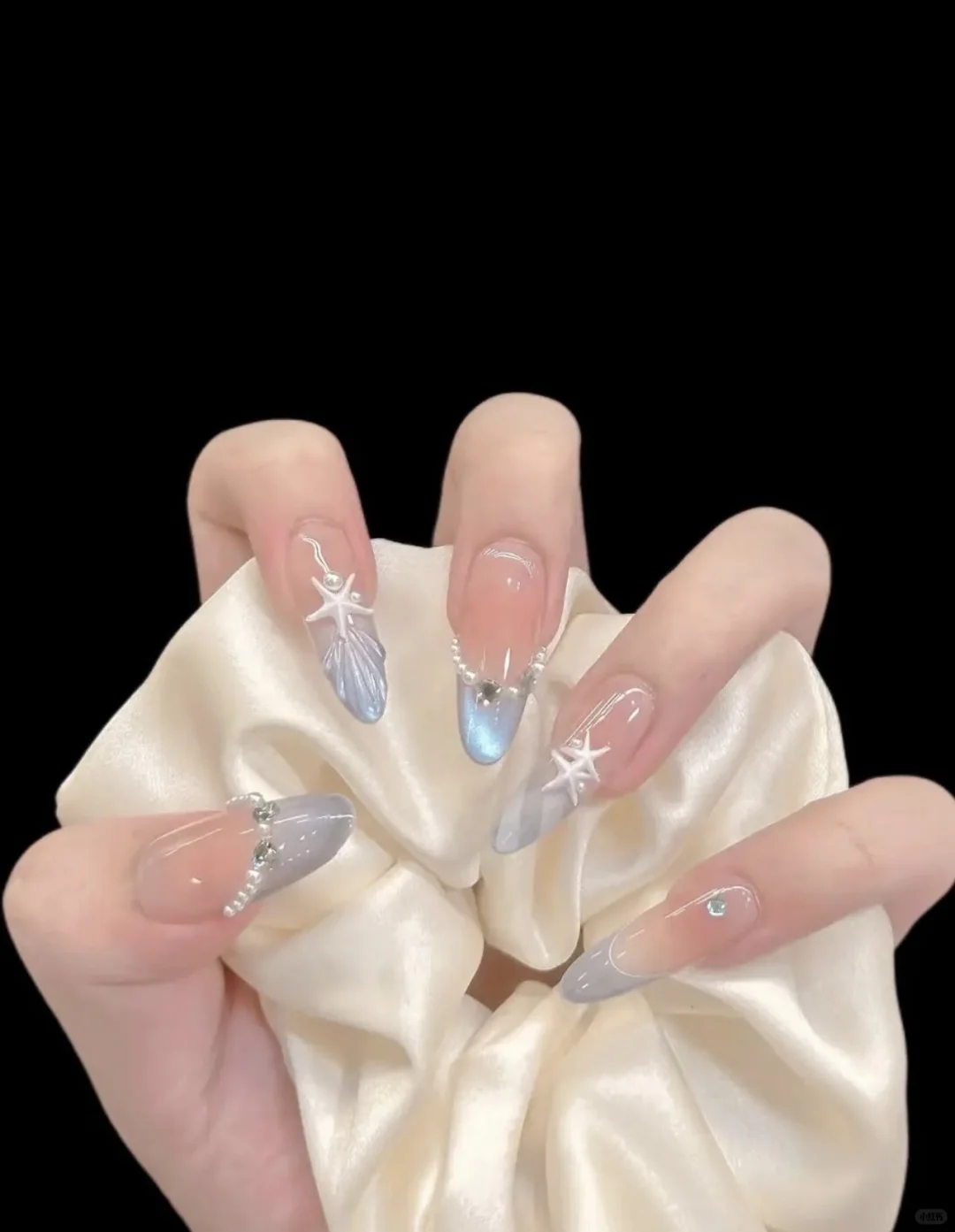 冬日纯欲天花板美甲❄️ 软fufu氛围感拉满