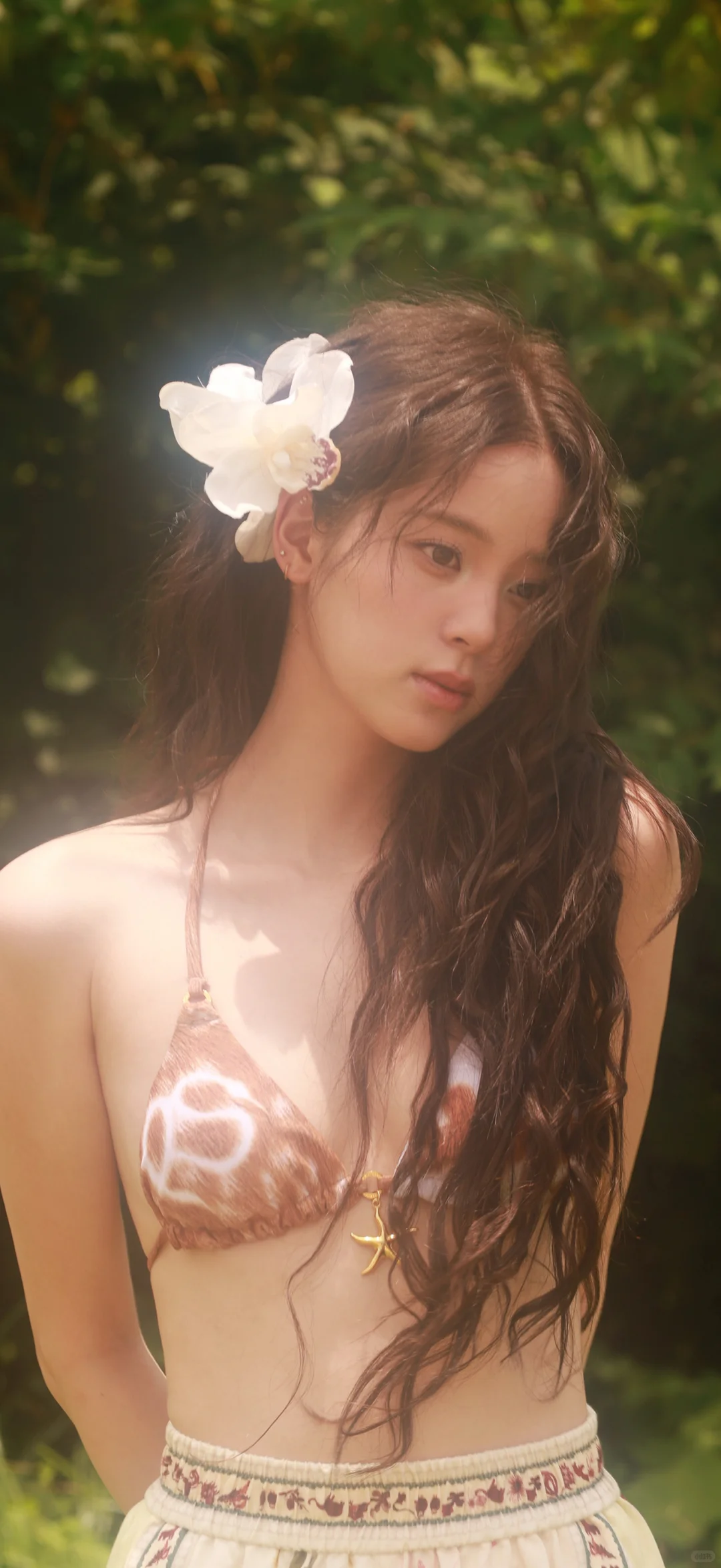 欧阳娜娜海边泳衣写真壁纸