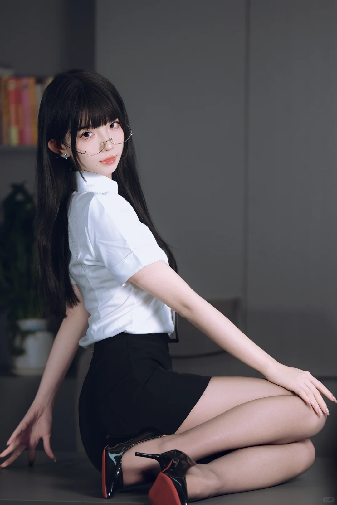 又自愿加班了，ol拍摄